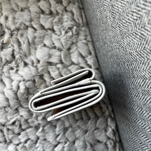 COACH NWT Vintage Limited Edition straw/leather/embroidery bee & flowers wallet - Picture 4 of 16